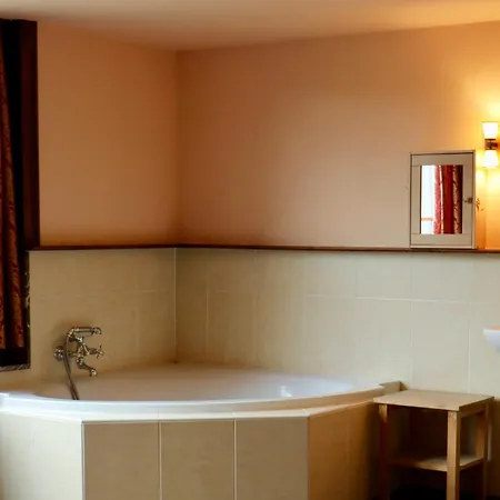 Domaine Chateau Le Risdoux 20pers, Unieke Locatie * Vireux-Wallerand